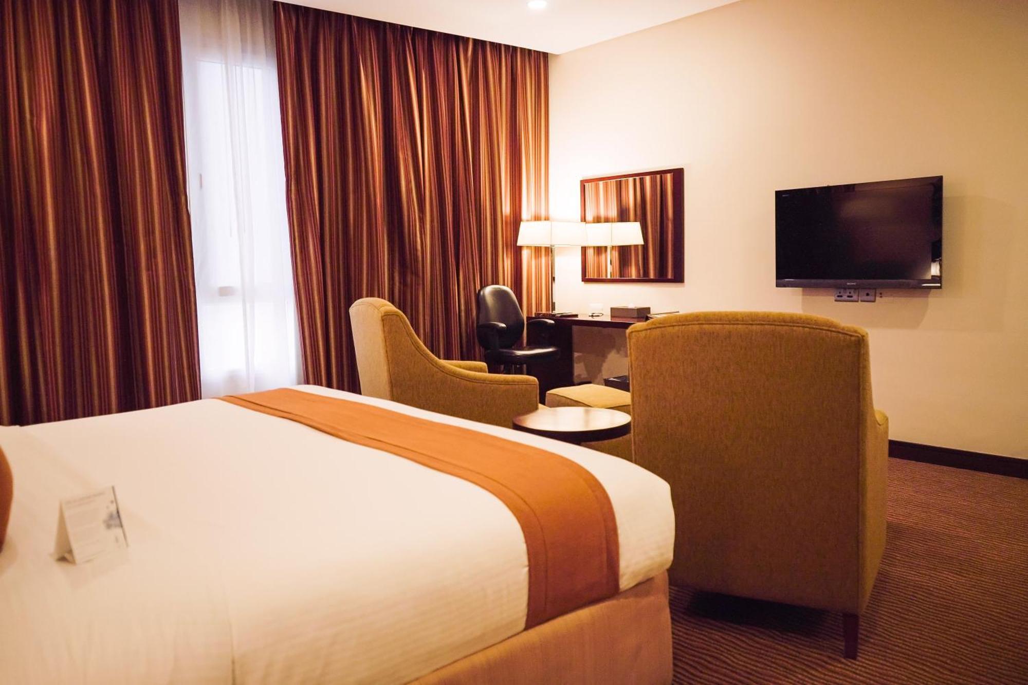 City Seasons Hotel & Suites מוסקט מראה חיצוני תמונה