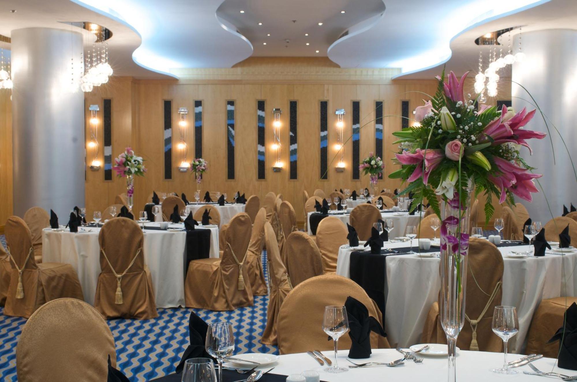 City Seasons Hotel & Suites מוסקט מראה חיצוני תמונה